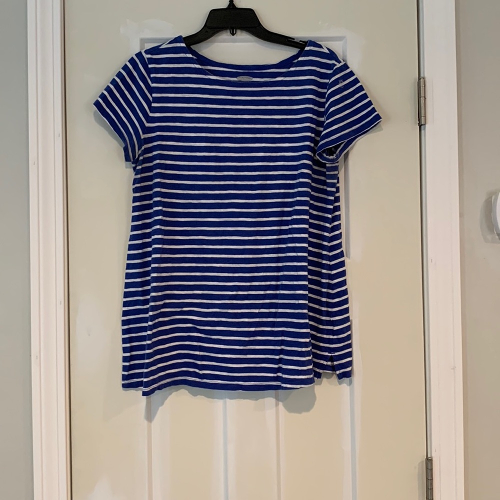 Old Navy maternity relaxed fit t shirt size large